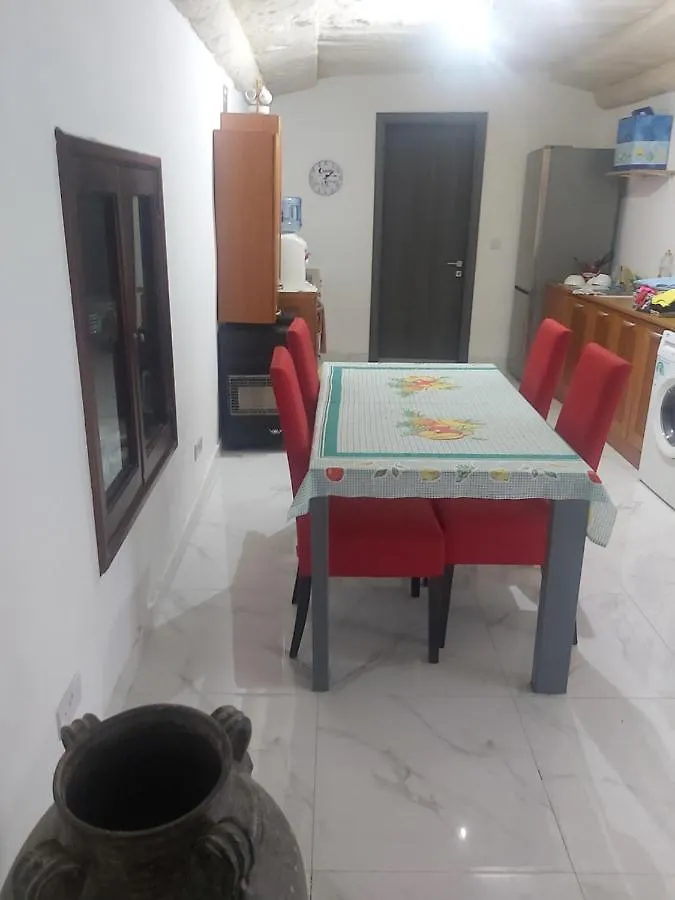300 Years Old Apartment With A Lot Of Character Qormi